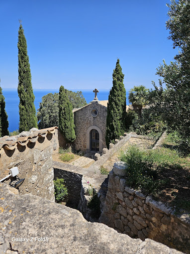 De Valldemossa a l'Ermita de la Trinitat