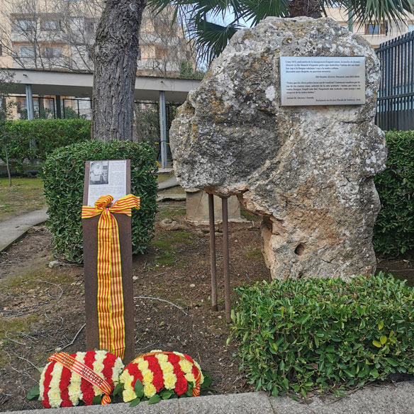 Acte d’homenatge a la pedra de la família