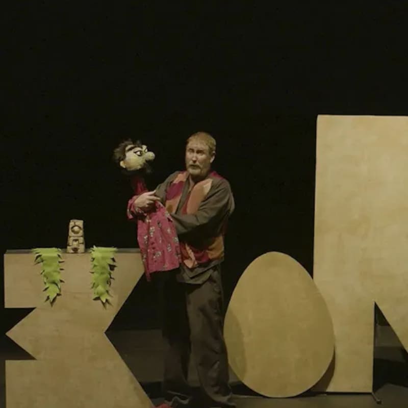 AMOR DE CUENTOS  ¡CUENTOS... CUENTOS...! ¡VENDO CUENTOS!